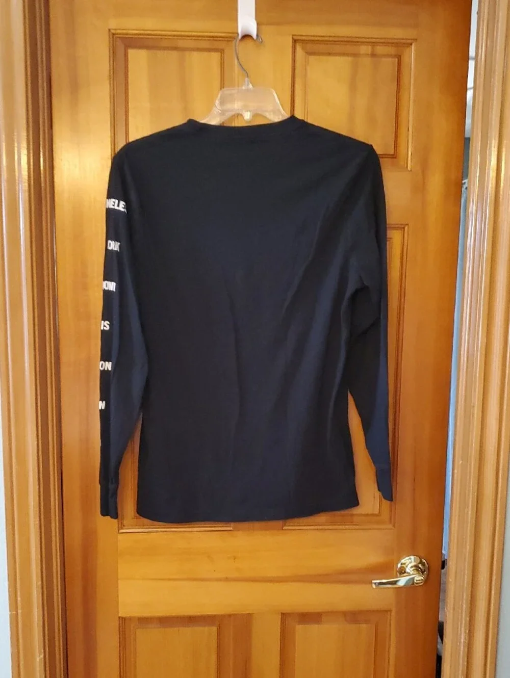 True Religion Men Long-Sleeve Logo World Tour Graphic Tee - Black & White Size M